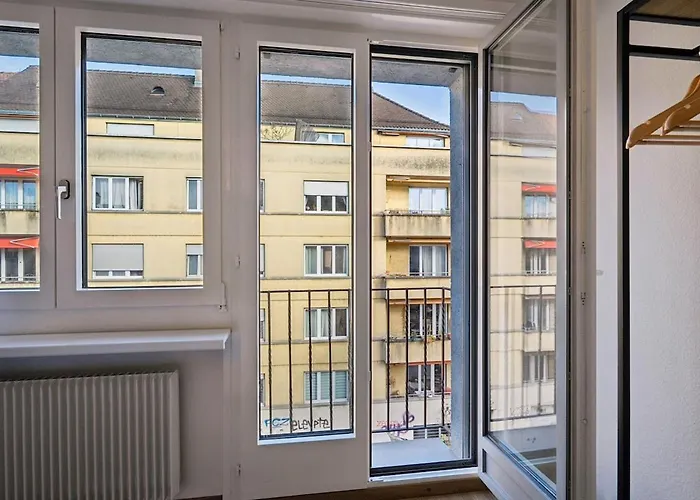 Modern - Walk Everywhere - Crown 47 * Zurych