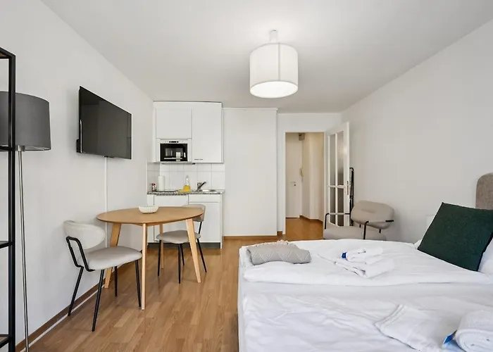 Modern - Walk Everywhere - Crown 47